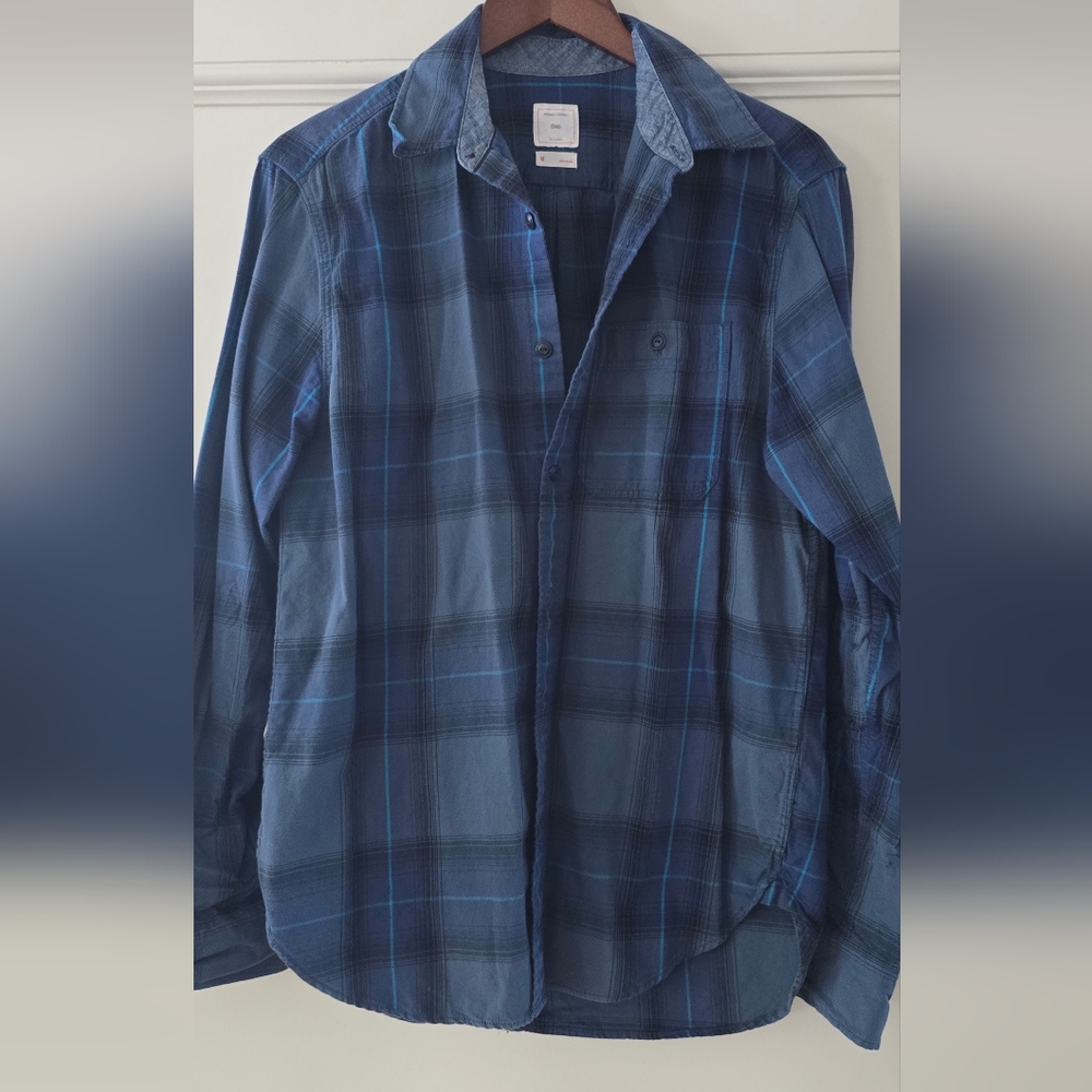 GAP Men's Navy Plaid Shirt Shirt